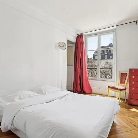 Apartment Pantheon, Rue Cardinal Lemoine - Id 1023 Paris