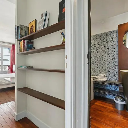 Apartment Pantheon, Rue Cardinal Lemoine - Id 1023 *
